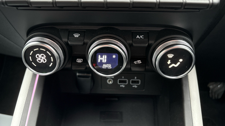 Renault Clio 1.0 TCe 90 Techno 5dr Petrol Hatchback